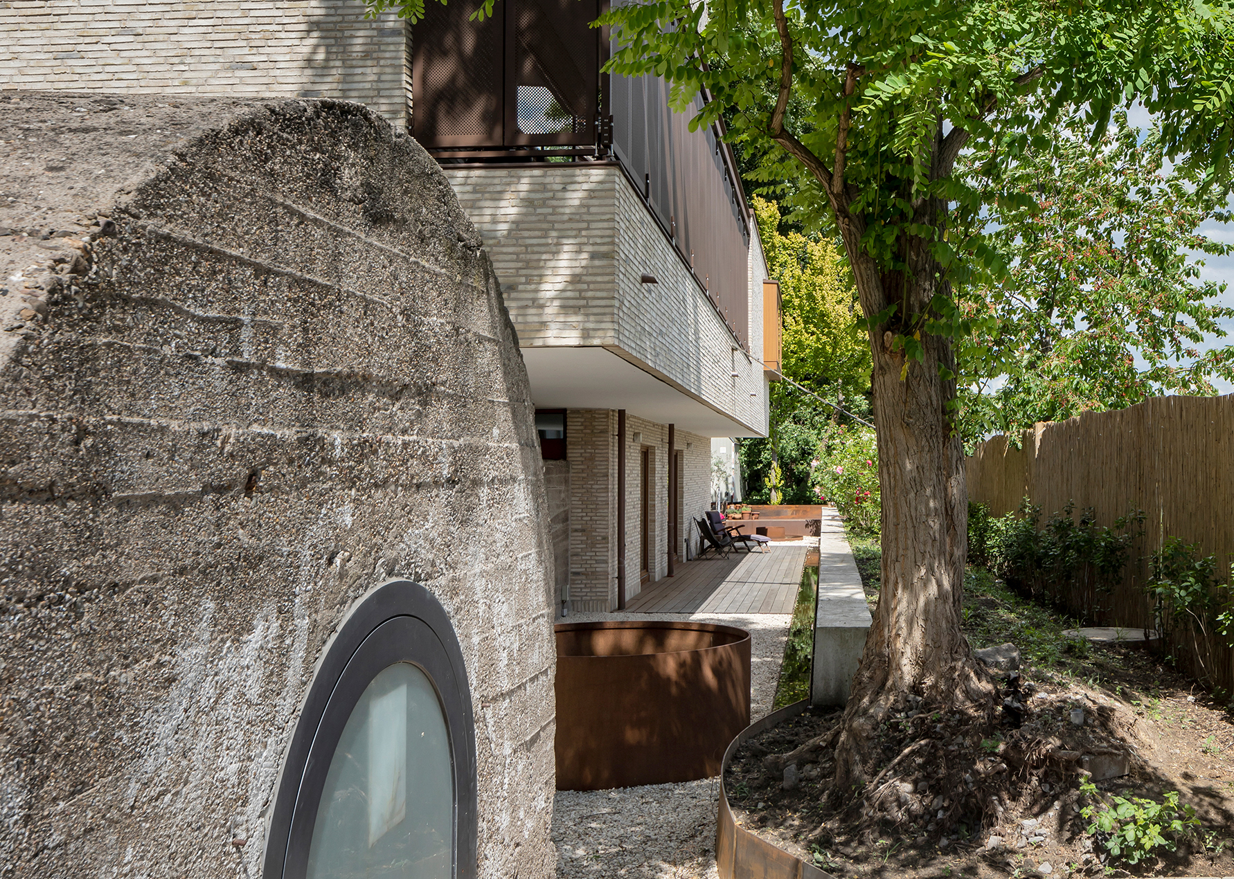 Haus auf einem Bunker