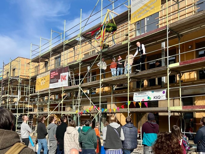 Richtfest (vergrößerte Bildansicht wird geöffnet)