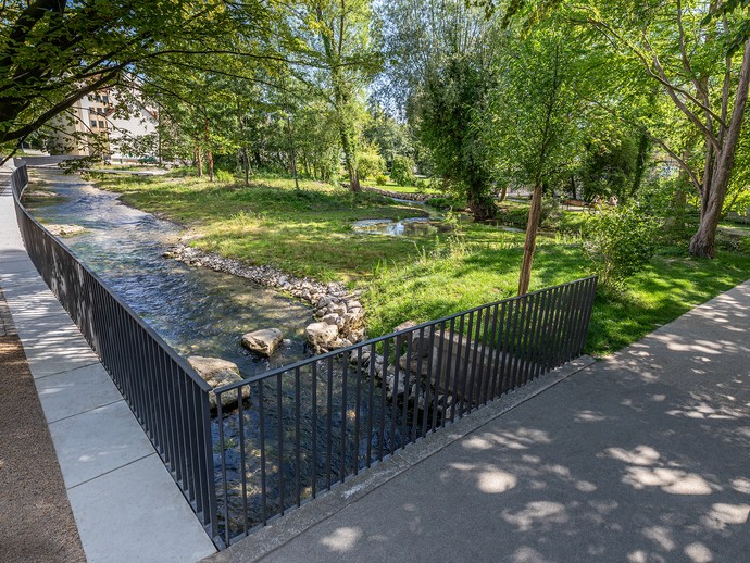 Brücke im Quellgebiet (vergrößerte Bildansicht wird geöffnet)
