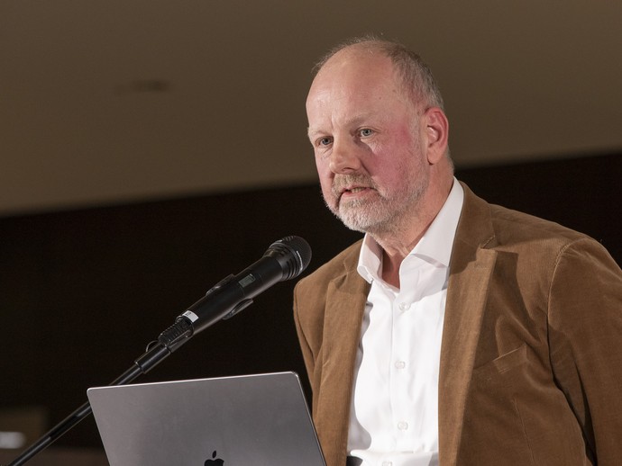 Meinhard Neuhaus (vergrößerte Bildansicht wird geöffnet)