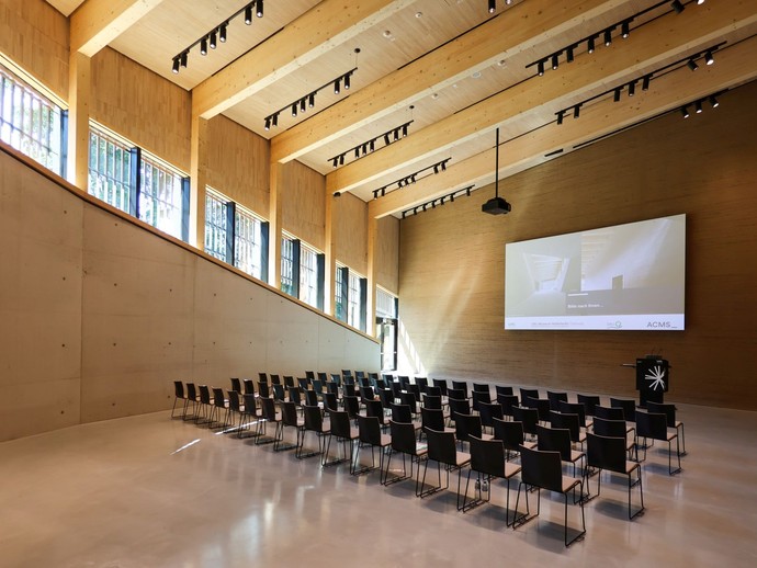Auditorium (vergrößerte Bildansicht wird geöffnet)
