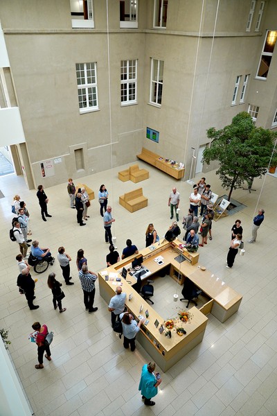 Teilnehmende des Hausbesuches im Foyer
