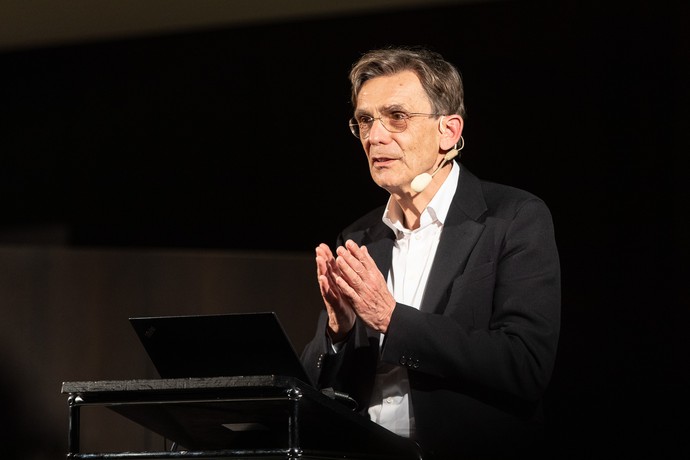Porträt Prof. Matthias Sauerbruch