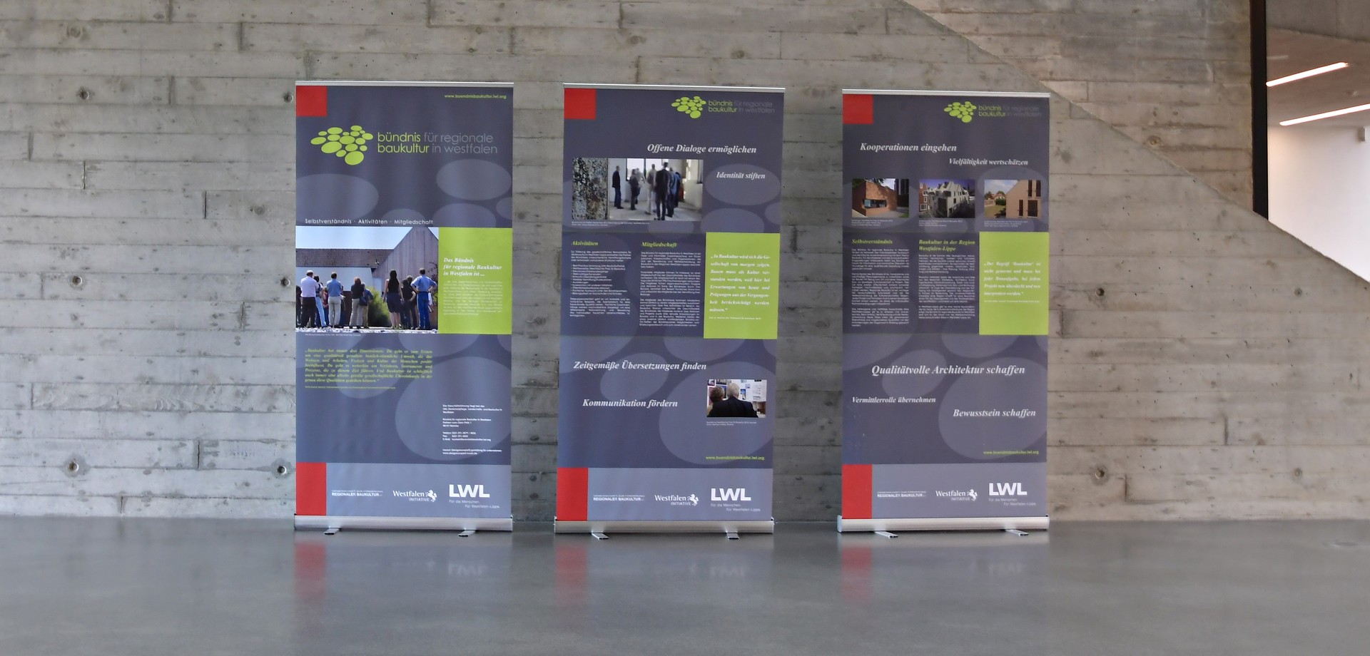 Roll-Ups des Bündnisses im Foyer des Kulturhistorischen Zentrums Westmünsterland in Vreden