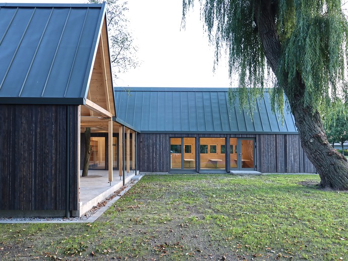 Geschoßdeckeneinbau während der Bauphase (vergrößerte Bildansicht wird geöffnet)