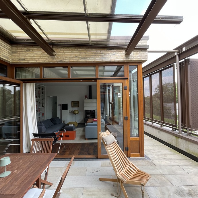 Terrasse vor dem Wohnbereich (vergrößerte Bildansicht wird geöffnet)