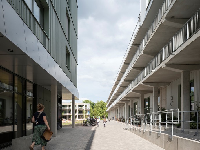 "Werkstraße" zum Innenhof (vergrößerte Bildansicht wird geöffnet)