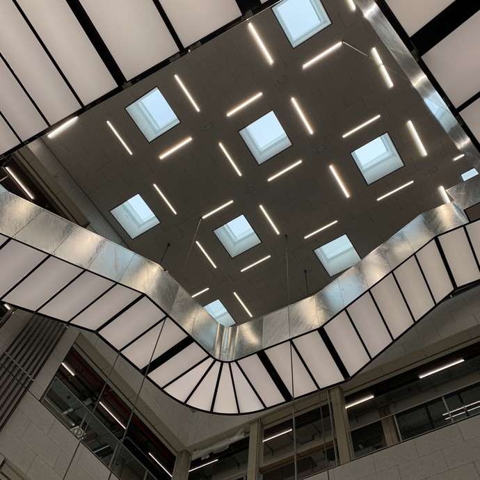 Deckenansicht Foyer InnovationSPIN Campus Lemgo (vergrößerte Bildansicht wird geöffnet)