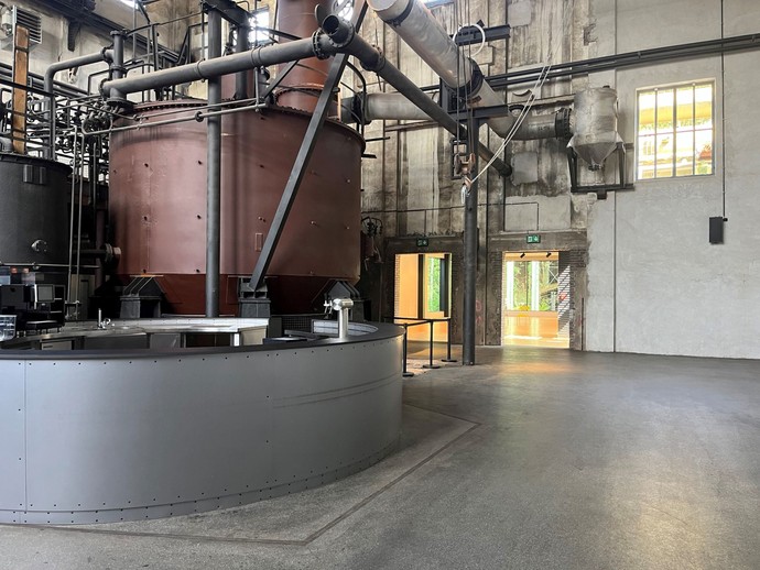 Salzfabrik als Foyer der Veranstaltungshalle, Foto: Dieter Dreßler (vergrößerte Bildansicht wird geöffnet)